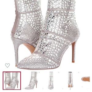 Steve Madden Crossing Rhinestone Booties- Gorgeous & are brand new!